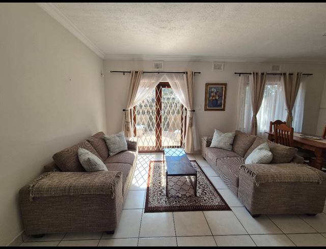 3 BEDROOM TOWNHOUSE FOR SALE IN SHELLY BEACH